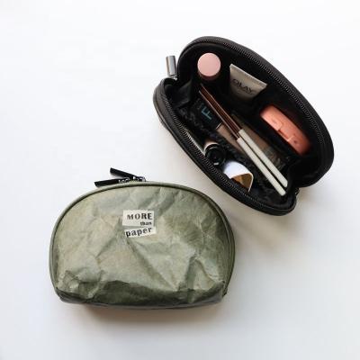 China New Style Waterproof Shockproof Dustproof Tyvek Cosmetic Pouch Makeup Washable Traveling Traveling Bags for sale