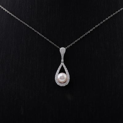 China CLASSIC Pearl Circle Necklace 14K White Gold Woman Jewelry Fashion Moissanite Melee Pendant Necklace Pendant for sale