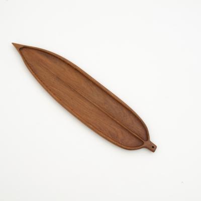 China Sustainable Factory Direct Supply Eco - Friendly Walnut Dustproof Sheet Shape Wooden Dish For Food for sale