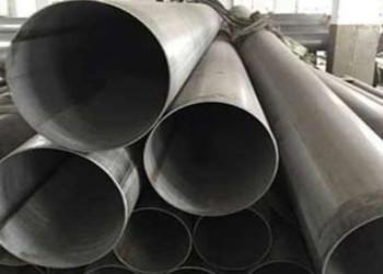 China 5.8m-12m Length Black Painting ERW Steel Pipe for Oil and Gas Industry Pipelining for sale