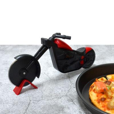 China Manjia Motorcycle Design Sustainable Slicer Knife With Stainless Steel Wheels Pizza Cutter Non-stick Cutting Bike for sale