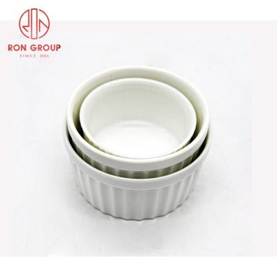 China High quality use of stored white cream dishes box cake dessert baking use small ceramic cup for sale