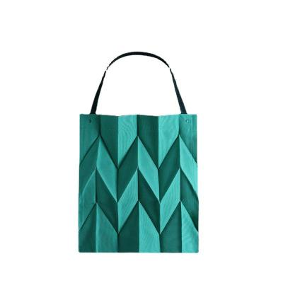 China Geometric Collapsible Reusable Grocery Bags Large Eco-Friendly Tote Bags With Long Handle for sale