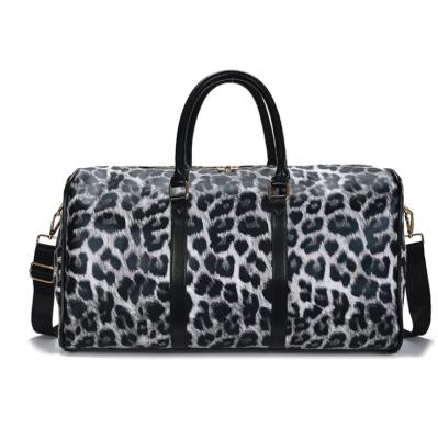 China Fashion Waterproof Casual Luggage Tote Fashion Duffle Bag Hot Sale Women PU Leather Large Capacity Leopard Travel Weekender Bag for sale