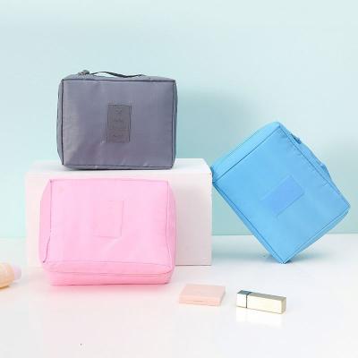 China Fashion Wholesale Square Cosmetic Bags Portable Eco-friendly Shaving Bags Toiletry Bag For Traveling for sale