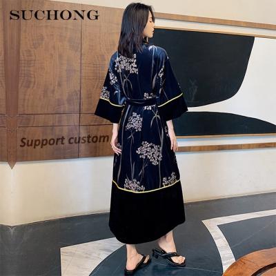 China 2022 Luxury New Product Logo Velvet Silk Satin Bath Custom Women's Pajamas QUICK DRY Long Robes For Women Set Winter for sale