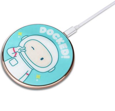 China Cute Design 10W Cute Extended Compatibility Primavox Blue Color Astronaut Wireless Charger for sale