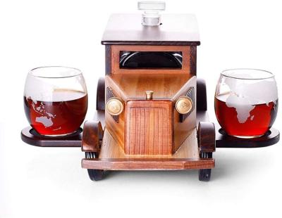 China Whiskey Liquid Decanter Fashion Car Set With 2 Etched Globe Whiskey Glasses For Liquor Bourbon Vodka for sale