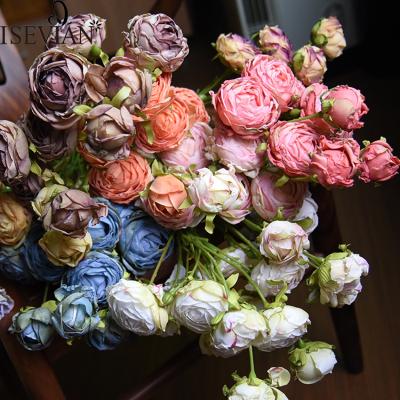 China ISEVIAN 3 Durable Wholesale High Quality Rose Heads Ranunculus Asiaticus Peony White Artificial Flowers For Wedding Home Decoration for sale