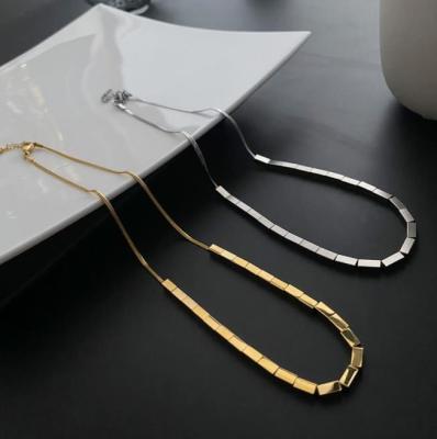 China AZL Niche Design Sense Design Small Snake Bone Chain Environmentally Friendly Square Female Summer Luxury Clavicle Chain Necklace for sale