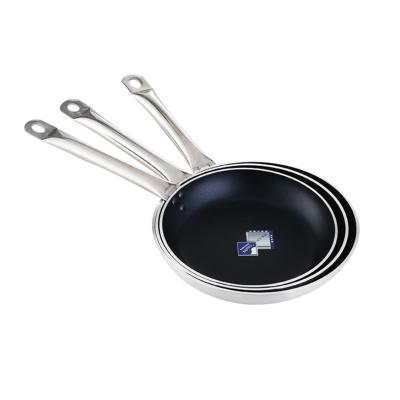 China Viable Preferential Commercial Cookware Enlarged Flat Non-Based Stick Frying Pan Aluminum Fry Pan for sale