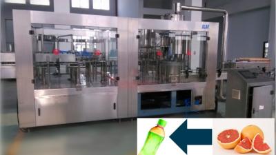 China Fruchtsaft/Milch Glasflaschen-Füllmaschine-Warmeinfüllen-Ausrüstung Monoblock zu verkaufen