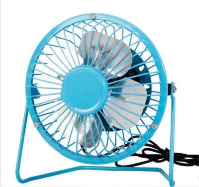 China Outdoor Portable Mini USB Fan 4 Metal Blade 360 ​​Inch Roation Table Laptops Desk Fan with USB Cable for Work Home School for sale