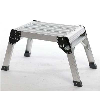 China Sturdy Folding Ladders Garage Folding Front Aluminum Work Platform Cleaning Bench for sale