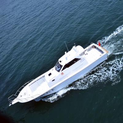 China Fiberglass 50ft Luxury Twin Motor High Speed ​​Offshore Yacht For Ocean Fishing for sale