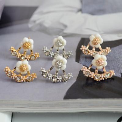 China High Quality Vershal Fashion Earrings Small Daisy Shell Flower Pearl Earrings For Women for sale