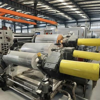 China Máquina de extrusión continua de plástico con cabeza de extrusión personalizada con sistema de accionamiento servo en venta