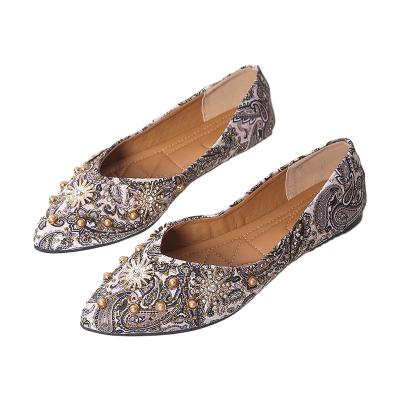 China 2022 new fashion women rhinestone nude ballet shoes ladies flat casual boat shoes for sale