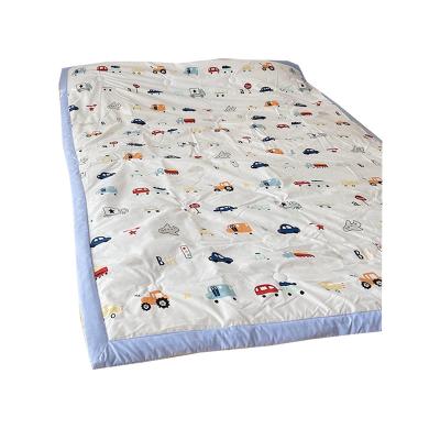 China Anti-static factory wholesales cheap 100% cotton winter carton summer comforter for kids use for sale