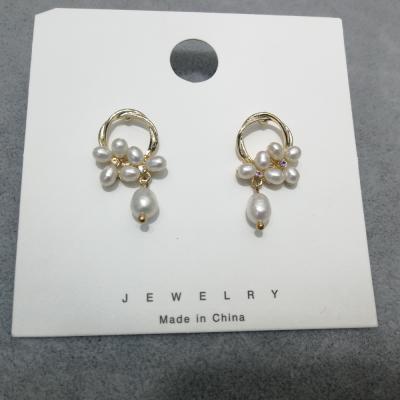 China Promotional Alloy+fresh water pearl simple design pearl gold women earring for girlfriend for sale