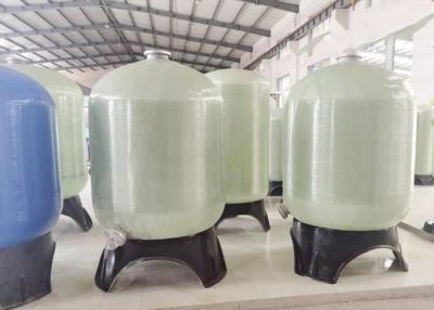 Chine Vaisseau en FRP en fibre de verre pour le traitement de l'eau par gravité et pompe alimenté dans un réservoir de filtre à vendre