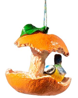 China Art Decor Orange Bird Feeder Outdoor Hanging Tray Decorative Hanger Feeding Holder Seed Eating Bird Garden Figurine Wild Fruit for sale