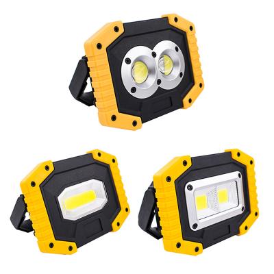 China Hot Sale Plastic Cob Lamp Usb Size Rechargeable Power Working Outdoor Light For Camping for sale