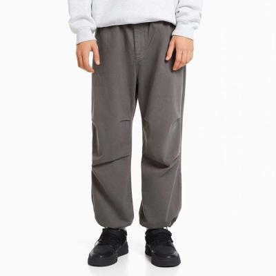 China Anti-Wrinkle OEM Heavyweight Streetwear Parachute Cargo Pants Oversized Cargo Pants Men for sale