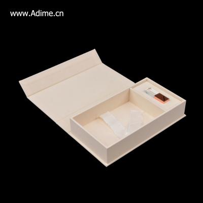 China Sustainable Magnet Keepsake Photo Portrait Prints Packaging Display Box With USB Splitter Compartment for sale