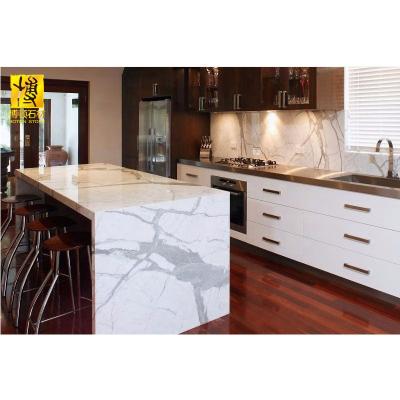 China Modern Hot Sale China Calacatta White Quartz Stone Kitchen Countertops for sale