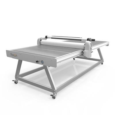 China Easily Operated W Large Format PVC Sticker Laminator Flatbed Vinyl Laminator with 1300mm wide 3m format glass table for sale