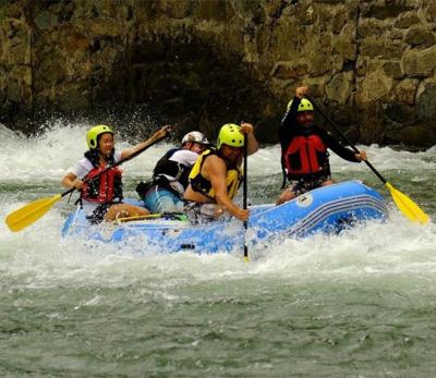 China Wild Bow Rise Haul MJK Inflatable River Raft For Group Rafting for sale