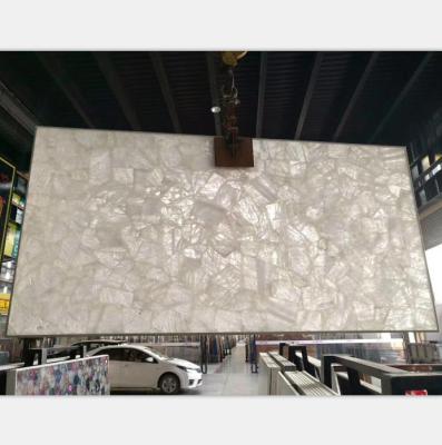 China Backlit Crystal White Agate Stone Slab Heat Resistant Semi Precious Gemstone for sale