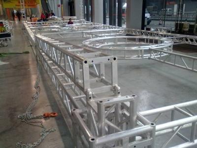 China Square Aluminum Performance Stage Lighting Truss 300 X 300mm for sale