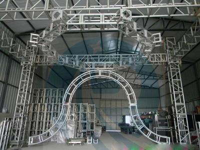 China Silver 50x3mm Tube  5M  Diameter  Aluminum Stage Lighting Truss  System  Can Be Choose For  Different Kinds Of Events for sale