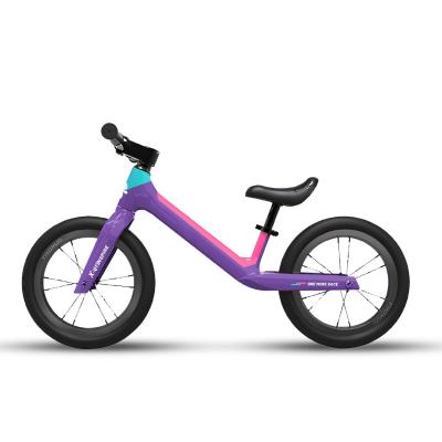 China Lightweight Aluminum Alloy Balance Carbon Fiber Baby Running Bicycle Kids Walking Bike For Children for sale