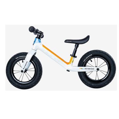 China Lightweight Aluminum Alloy Balance Carbon Fiber Baby Running Bicycle Kids Walking Bike For Kids Pink Yellow for sale