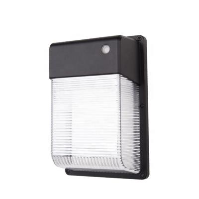 China Polycarbonate LED Wall Package Light Dusk To Dawn Photocell IP65 Outdoor Security Light 16W/25W/28W/33W for sale