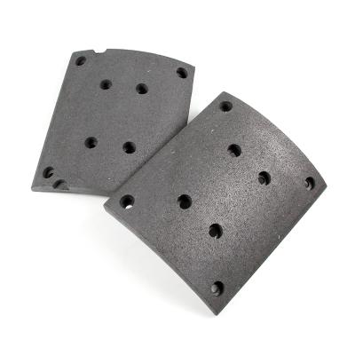 China MAN 617 423 95 10 / 1949610 Rear Axle Brake Lining For Truck Ceramic Heavy Duty Drum Brake Pad for sale