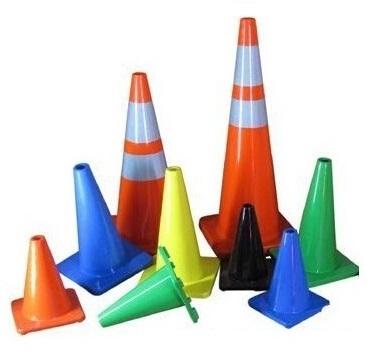 China Being Flexible Customize Various High Quality Different Kinds Colors Widely Used Construction PVC Traffic Flexible Road Cone Wholesale Road Cone for sale