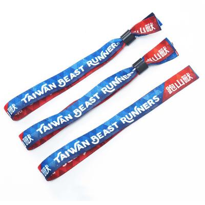 China Custom Printable Promotional Gifts Cheap Cloth Wristbands From Europe for sale