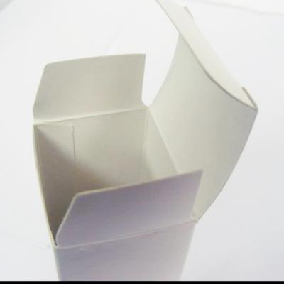 China Wholesale Custom Lids UAE Cardboard Perfume Box Luxury Paper Men Recyclable Lack Velvet Packaging Small Empty Perfume Box for sale