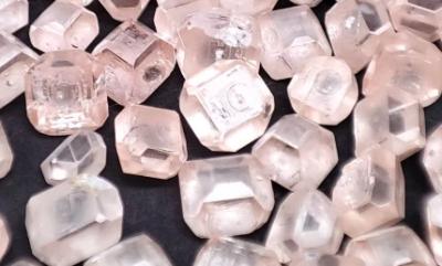 Κίνα Pink vs vvs uncut rough diamond for jewelry προς πώληση