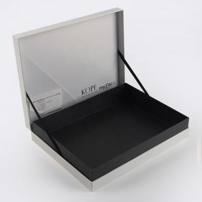 China Handmade White And Black Matte Lamination T-shirt Packed Paper Gift Boxes for sale