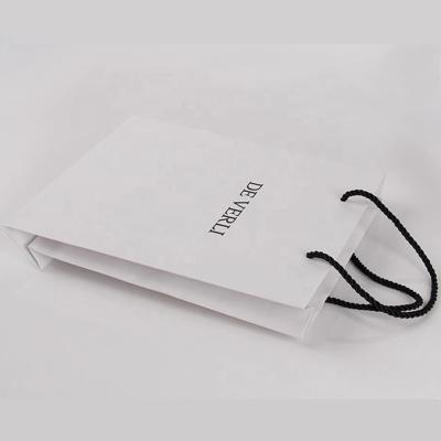 China Recyclable Custom White Jewelry Goods Paper Bags With Logo for sale