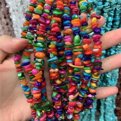 China Na Newest Shell Gravel Beads Irregular Color 5-8mm Colored Dyed Shell Chips Beads for sale