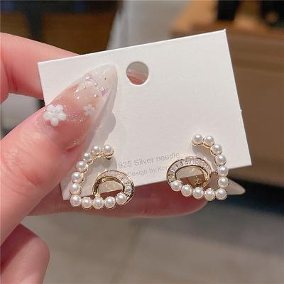 China 2022 Fashion Zircon Women Cute Pearl Lead Free Nickel Free Stud Earring Bridal Gold Plated Pearl Heart Shape Earring for sale