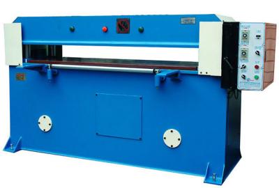 China Durable Four - Column Auto Balance Plastic Cutting Machine For Cardboard for sale