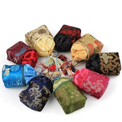 China Handmade Silk Brocade Jewelry Pouch Drawstring Purse Flower Embroidery Tassel Decor 7*5*13CM Gifts Bags Pouches for sale