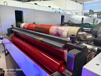 China UV-servo-flexodrukmachine 1350 mm Roll-to-roll papieren bekers Nieuwe stand Kaartprinter In-line Gear Drukkerijen Te koop